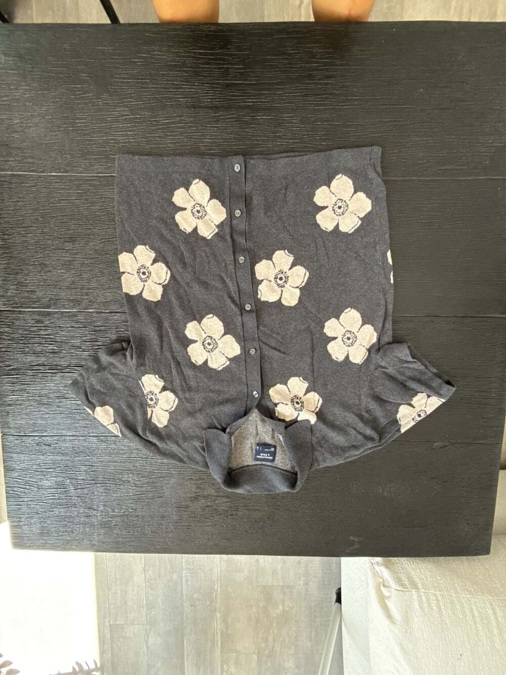 Abercrombie & Fitch Gray Floral Knit Short Sleeve Button-Up Polo Sweater